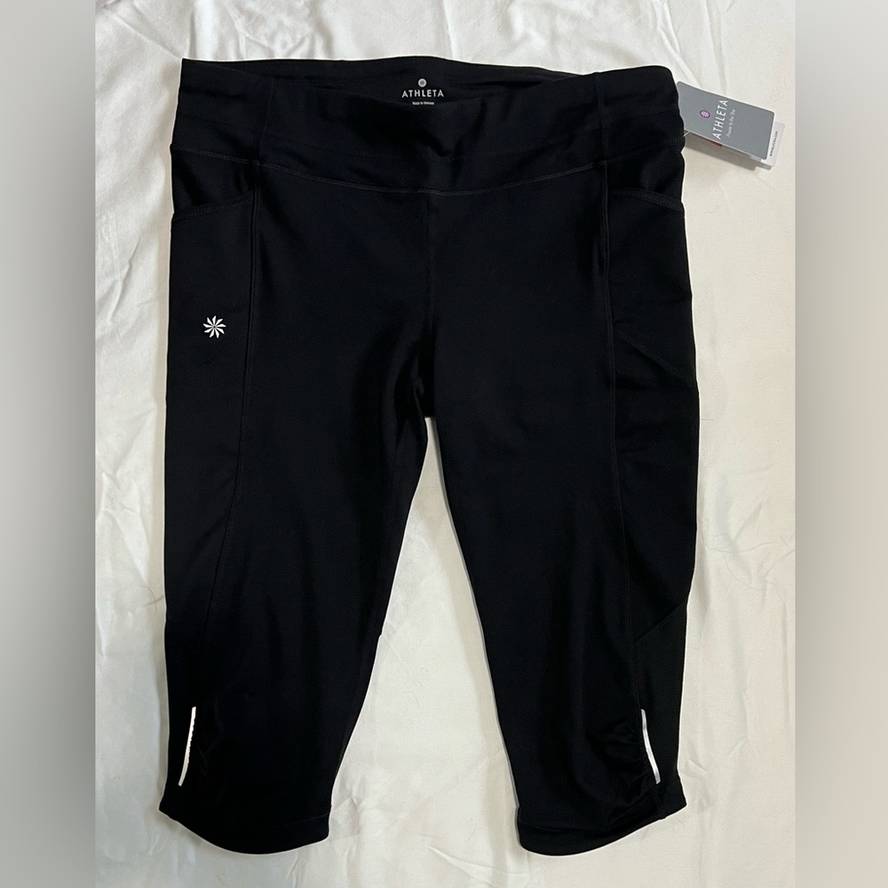 New with Tags Athleta “Be Free Knicker” pants